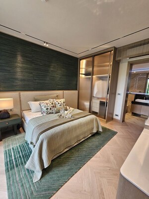 Bedroom in 4 BHK Apartment at BPTP Discovery Park, Sector 80 – for Sale