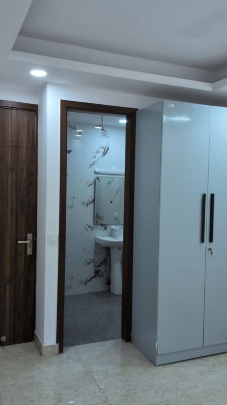 Bathroom, chattarpur 2 Bedroom 800 Sq.Ft. Builder Floor In Chattarpur Delhi 10645625