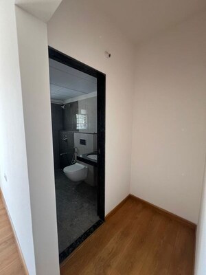 Room in 2 BHK Apartment at Gera Planet Of Joy, Kharadi – for Rent