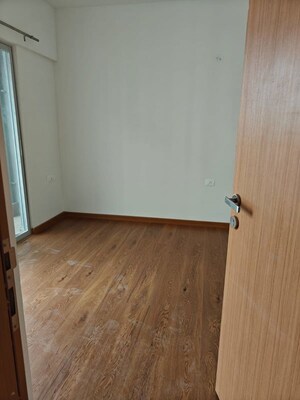 Room in 2 BHK Apartment at Gera Planet Of Joy, Kharadi – for Rent