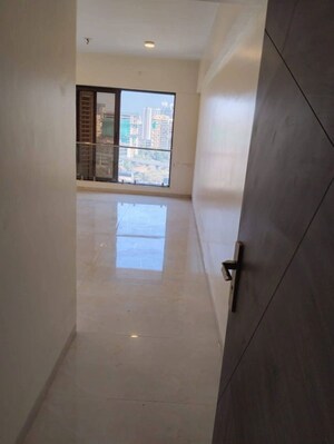 Room in 1 BHK Apartment at IM Applaud 38, Goregaon East – for Rent