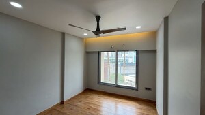 Room in 3 BHK Apartment at Lady Ratan Tower, Worli – for Rent