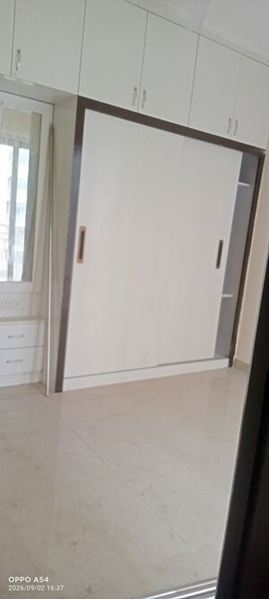 Room in 3 BHK Apartment at Mahagun Mywoods, Sector 16c Greater Noida – for Rent