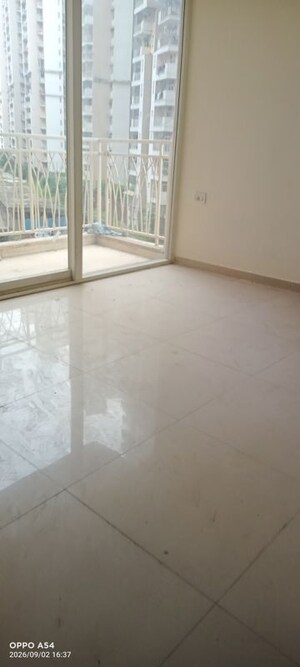 Room in 3 BHK Apartment at Mahagun Mywoods, Sector 16c Greater Noida – for Rent