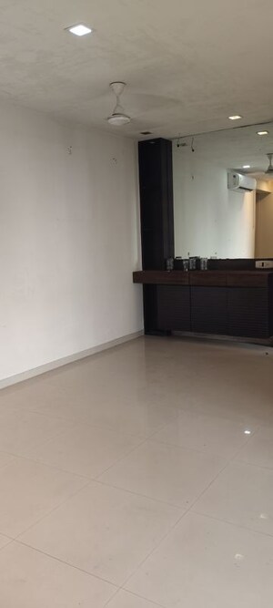 Dining area in 3 BHK Apartment at Oberoi Springs, Andheri West – for Rent