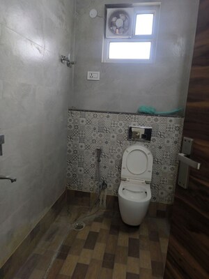 Bathroom in 1 BHK Builder Floor at Sector 7 Dwarka – for Rent