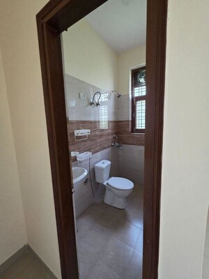 Bathroom in 3 BHK Villa at Sector 22 – for Rent