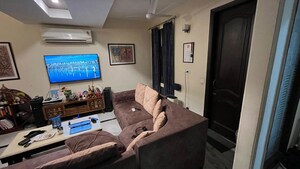 Living Room in 3 BHK Builder Floor at Green Park – for Rent