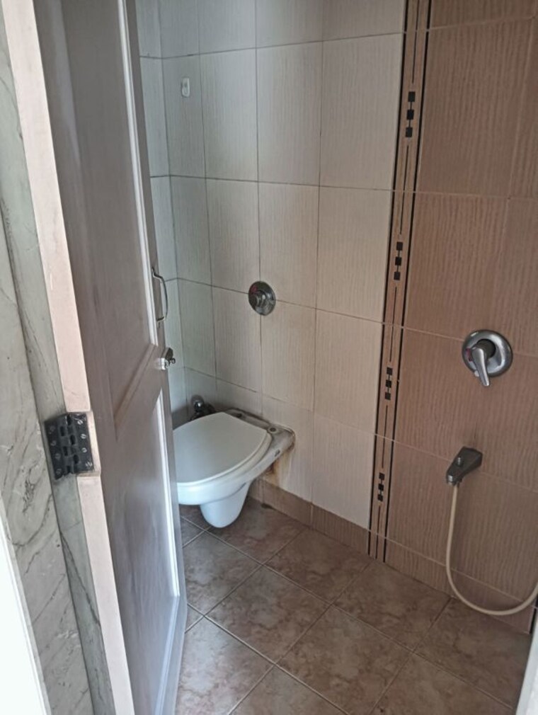 Bathroom, vijay-annex-31 2 Bedroom 750 Sq.Ft. Apartment In Waghbil Thane 10645753
