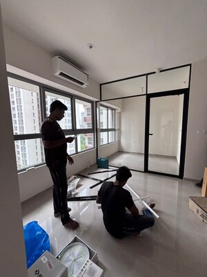 Team Area in 1 BHK Apartment at Piramal Vaikunth, Balkum Pada – for Rent