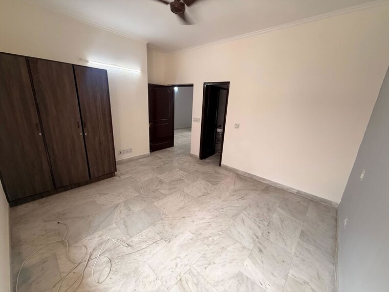 Room, sector 23 3 Bedroom 1800 Sq.Ft. Villa In Sector 23 Gurgaon 10645758