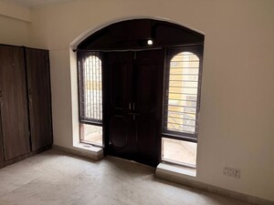 Room in 3 BHK Villa at Sector 23 – for Rent