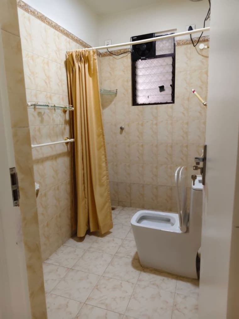 Bathroom, indraprastha-housing-society 3 Bedroom 3350 Sq.Ft. Penthouse In Hadapsar Pune 10645761