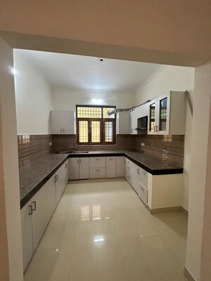 Kitchen in 3 BHK Villa at Sector 21 – for Rent