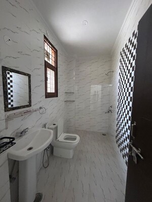 Bathroom in 3 BHK Villa at Sector 21 – for Rent