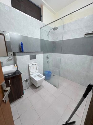 Bathroom in 2 BHK Builder Floor at Rajpur Road – for Rent