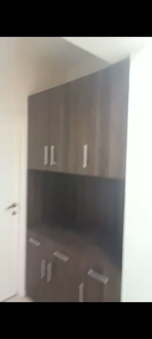 Furnished Amenities in 3 BHK Apartment at DLF Regal Gardens, Sector 90 – for Rent