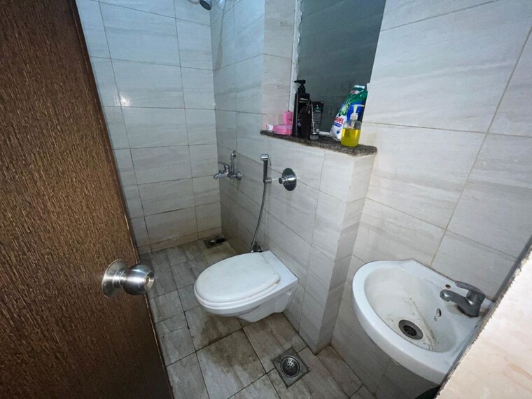 Bathroom, amanora-victory-towers 2 Bedroom 850 Sq.Ft. Apartment In Hadapsar Pune 10645791