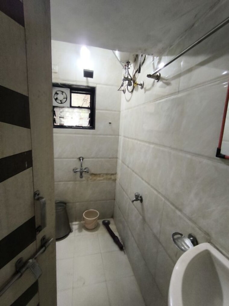 Bathroom, goodwill-enclave-iii-society 1 Bedroom 550 Sq.Ft. Apartment In Kalyani Nagar Pune 10645813