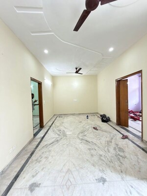 Room in 3 BHK Villa at Sector 21 – for Rent