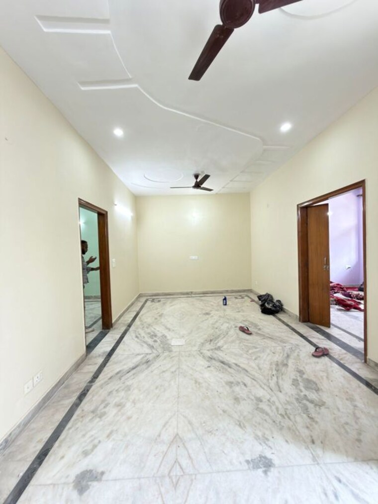 Room, sector 21 3 Bedroom 2000 Sq.Ft. Villa In Sector 21 Gurgaon 10645818
