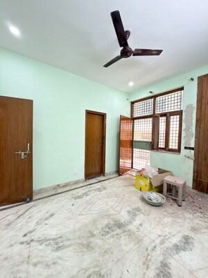 Room in 3 BHK Villa at Sector 21 – for Rent