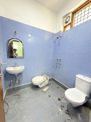 Bathroom in 3 BHK Villa at Sector 21 – for Rent