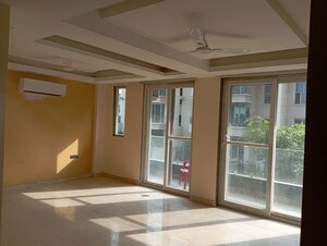 Room in 3 BHK Builder Floor at Ansal API Esencia, Sector 67 – for Rent
