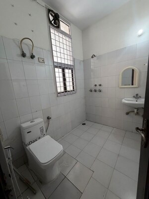 Bathroom in 3 BHK Villa at Sector 23 – for Rent