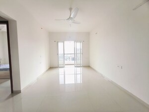 Room in 2 BHK Apartment at K Raheja Sterling, Mohammadwadi – for Rent
