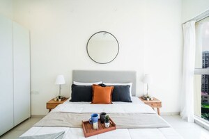 Room in 2.5 BHK Apartment at Runwal Elegante, Andheri West – for Sale