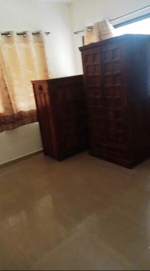 Room in 2 BHK Apartment at Vardhaman Township, Hadapsar – for Rent