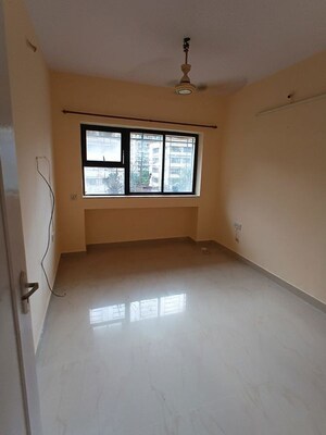 Room in 2 BHK Apartment at Lokhandwala Infrastructure Spring Leaf, Kandivali East – for Rent