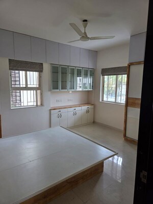 Room in 4 BHK Villa at Vasant Vihar – for Rent