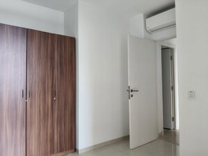 Room in 1 BHK Apartment at Thane West – for Rent