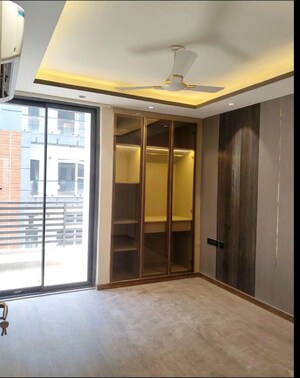 Room in 3 BHK Apartment at Anant Raj Ashok Estate, Sector 63a – for Rent