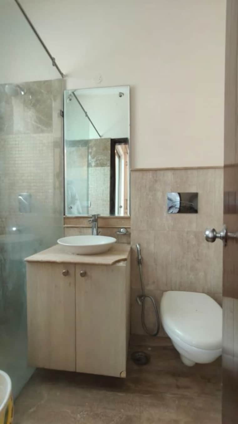 Bathroom, ansal-api-esencia-wood-winds 3 Bedroom 2700 Sq.Ft. Builder Floor In Sector 67 Gurgaon 10646104