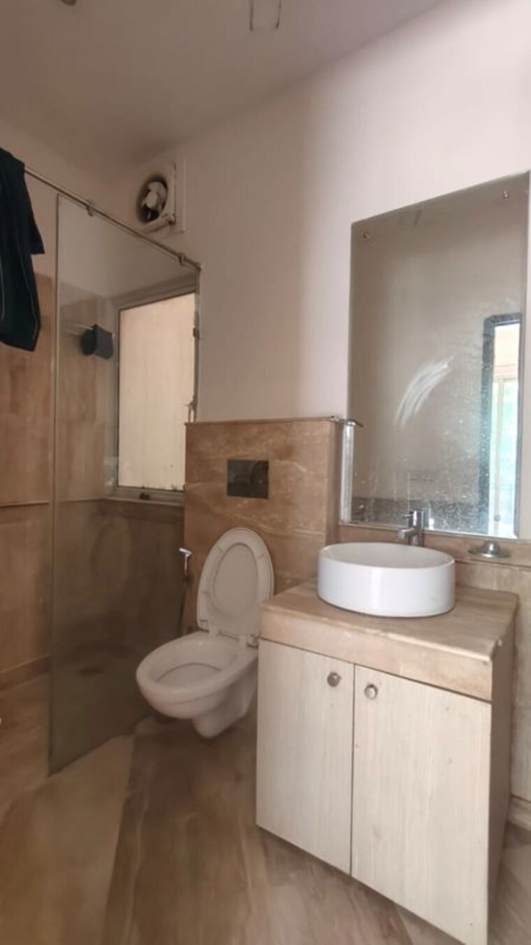 Bathroom, ansal-api-esencia-wood-winds 3 Bedroom 2700 Sq.Ft. Builder Floor In Sector 67 Gurgaon 10646104