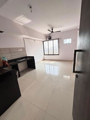 1 BHK Apartment For Rent in Raymond Ten X Habitat, Pokhran Road No Two