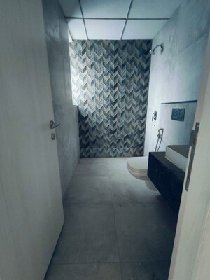 Bathroom in 3 BHK Builder Floor at Smart World Orchard, Sector 61 – for Rent