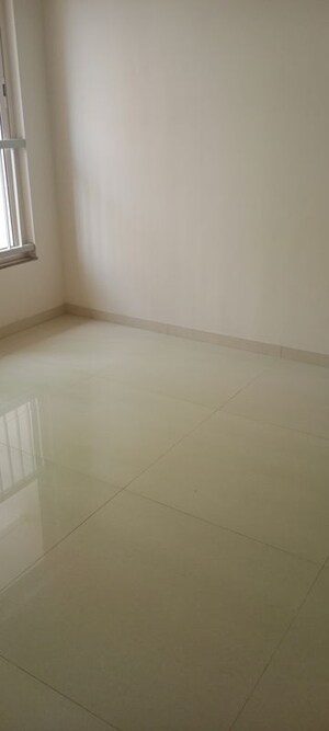 Room in 1 BHK Apartment at Kalpataru Vivant, Jogeshwari East – for Rent