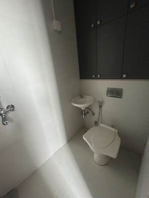 Bathroom in 4 BHK Apartment at Hubtown 25 South, Prabhadevi – for Rent