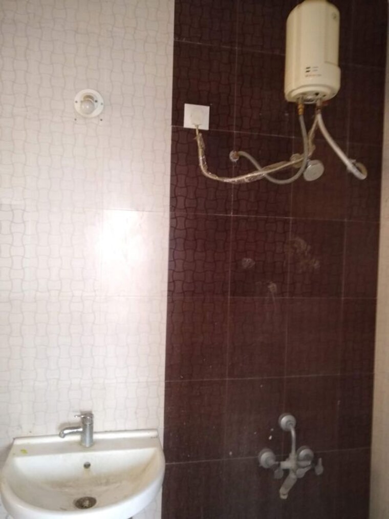 Bathroom, nalinottam-residency 3 Bedroom 1200 Sq.Ft. Apartment In Pashan Sus Road Pune 10646179