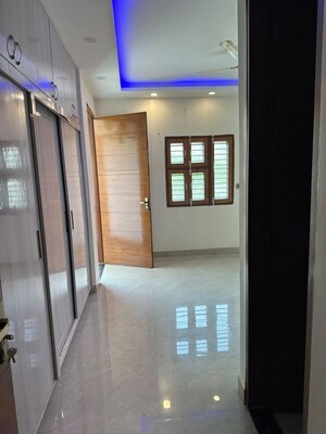 Building Lobby in 3 BHK Builder Floor at Ansal Esencia-Mulberry Homes, Sector 67 – for Rent