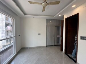 Room in 3 BHK Builder Floor at Ansal Esencia-Mulberry Homes, Sector 67 – for Rent