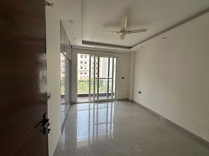 Room in 3 BHK Builder Floor at Ansal Esencia-Mulberry Homes, Sector 67 – for Rent