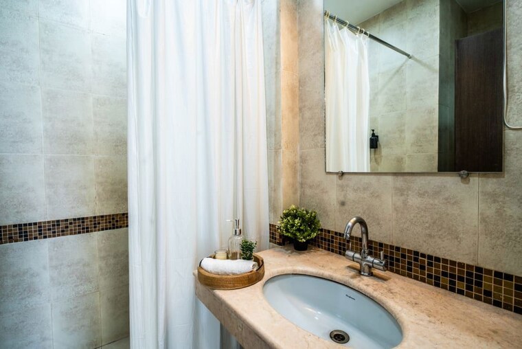 Bathroom, oberoi-realty-woods 2.5 Bedroom 944 Sq.Ft. Apartment In Goregaon East Mumbai 10602294