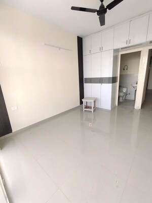 Room in 2 BHK Apartment at Pyramid Midtown, Sector 59 – for Rent