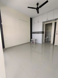 2 BHK Apartment For Rent in Pyramid Midtown