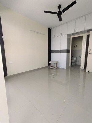 2 BHK Apartment For Rent in Pyramid Midtown, Sector 59